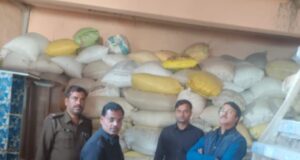जिला प्रशासन की बड़ी कार्यवाही: 3441 बोरी अवैध भंडारित धान जब्त अवैध धान भंडारण पर पहाड़ी के दो गोदाम सील,वाहन जब्त कलेक्टर के सख्त रूख से व्यापारियों में मचा हड़कंप
