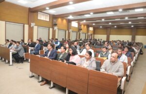 पानी की टंकियों और पेयजल स्त्रोतों की साफ-सफाई करायें- कलेक्टर श्री तिवारी पीएम स्वनिधि योजना के अंतर्गत लंबित प्रकरणों में करें ऋण वितरित ईएचआरएमएस पोर्टल पर पटवारियों को ऑनबोर्ड कराने समय-सीमा बैठक में कलेक्टर ने दिये निर्देश