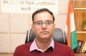 कलेक्टर श्री तिवारी ने वित्तीय अनियमितता पर स्वास्थ्य विभाग के लेखापाल को किया निलंबित