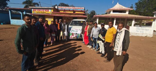 कृषि रथ से खितौला-खम्परिया के किसानों को दी गई नवीनतम तकनीकों की जानकारी.