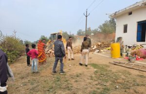बहोरीबंद में 300 वर्ग फुट शासकीय भूमि से हटाया गया अतिक्रमण