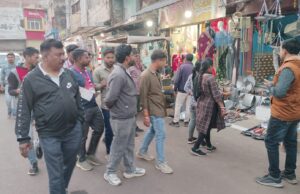 नगर निगम के अतिक्रमण हटाओ अभियान से नागरिकों का आवागमन हो रहा सुगम मुख्य मार्गो को अतिक्रमण मुक्त रखने नगरीय एवं उपनगरीय क्षेत्रों में नियमित रूप से हो रही कार्यवाही 8 हजार रुपये का किया स्पॉट फाइन