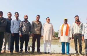 मछुआ कल्याण बोर्ड के अध्यक्ष ने किया मछुआरों से संवाद. शासकीय योजनाओं का लाभ लेकर आधुनिक तरीके से मत्स्य पालन करने किया आग्रह.