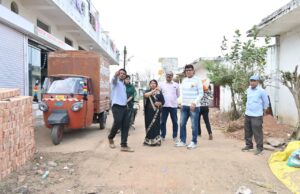 वार्डों में पहुंचकर महापौर ने सुनी नागरिकों की समस्याएं, सड़क व जल निकासी व्यवस्था के शीघ्र एवं स्थायी निराकरण का दिया आश्वासन