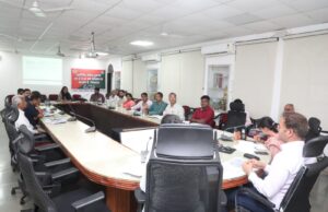 अपूर्ण निर्माण कार्यों को पूरा कर, दें पूर्णता प्रमाण पत्र- कलेक्टर कलेक्टर श्री तिवारी ने की डीएमएफ से स्वीकृत कार्यों की समीक्षा