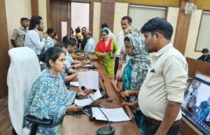 जिला पंचायत सीईओ ने जनसुनवाई में सुनीं 147 आवेदकों की समस्याएं