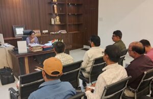 स्वनिधि योजना के लंबित प्रकरणों का 31 मार्च के पूर्व करें निराकरण जनगणना और राजस्व वसूली के कार्य में लाए गति – सुश्री तपस्या परिहार समीक्षा बैठक में निगमायुक्त के कड़े निर्देश