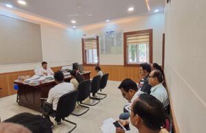 अपर कलेक्टर ने की राजस्व वसूली की समीक्षा. बकायदारों को अंतिम सूचना पत्र जारी करने के दिये निर्देश. पट्टों का नवीनीकरण नहीं कराने वालों पर करें नियमानुसार कार्यवाही.