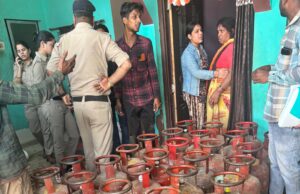 कलेक्टर-एसपी ने ली अधिकारियों की बैठक घरेलू रसोई गैस की कालाबाजारी रोकने सख्त कार्यवाही के दिये निर्देश