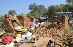 दूसरे दिन भी जारी रही मदन महल पहाड़ी को अतिक्रमण मुक्त कराने की कार्यवाही . 28 परिवारों को भेजा गया तेवर.