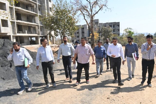 निर्माण कार्यों को गुणवत्ता के साथ समय सीमा में पूरा करें- कलेक्टर (3)