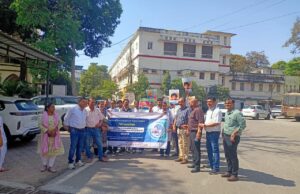 विश्व श्रवण दिवस के उपलक्ष्य में जिला अस्पताल में निकाली गई जागरूकता रैली. हियरिंग स्क्रीनिंग के लिये लगा कैम्प.