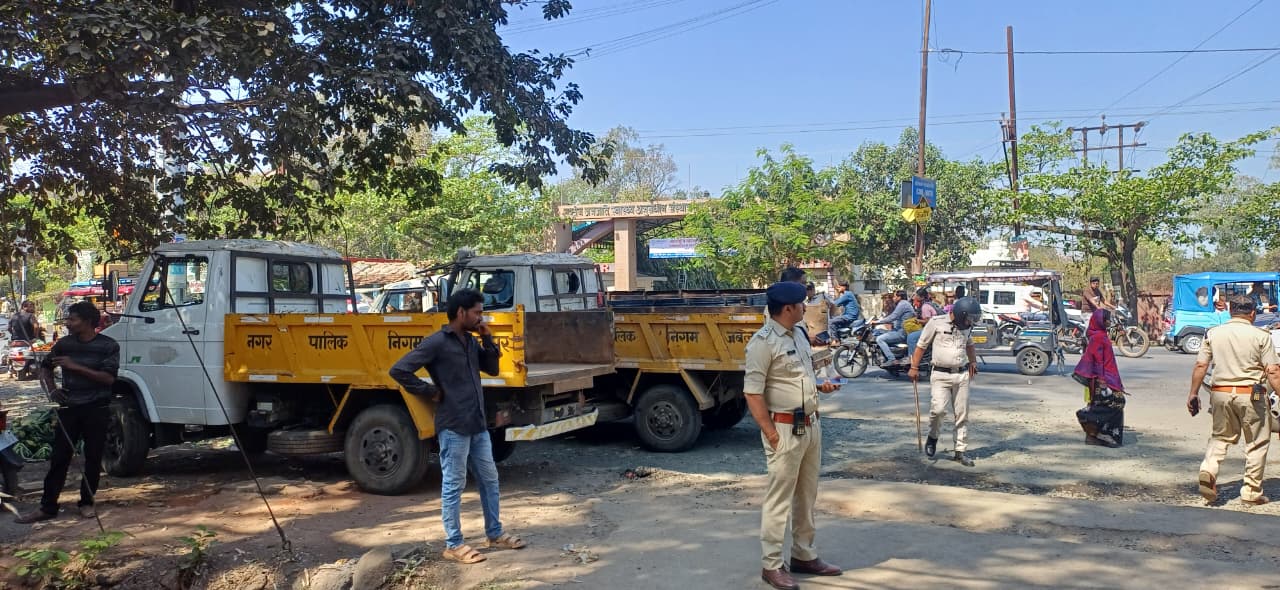 सर्वोच्च न्यायालय के निर्देश पर मदन महल पहाड़ी को अतिक्रमण मुक्त कराने की कार्यवाही प्रारंभ (4)