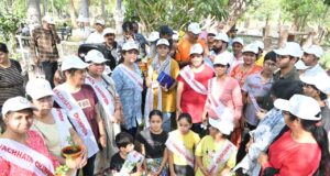 स्वच्छता जागरूकता एवं तनाव मुक्त जीवन हेतु नगर निगम प्रशासन की अनूठी पहल नागरिकों को स्वस्थ जीवन शैली, एवं स्वच्छता हेतु प्रेरित करता “राहगीरी डे” सफलतापूर्वक सम्पन्न राहगीरी डे में उमड़ा जनसैलाब, जागृति पार्क बना फिटनेस और उत्साह का केंद्र, स्वच्छता की दिलाई गई शपथ