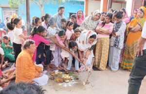 विधायक श्री जायसवाल एवं निगमाध्यक्ष श्री पाठक की मौजूदगी में 32 लाख के विकास कार्यों का भूमिपूजन संपन्न विधायक निधि से नगर के तीन वार्डो में होंगे रंगमंच,सामुदायिक भवन एवं सी.सी. नाली का निर्माण कार्य नागरिकों की मूलभूत सुविधाओं में होगा इजाफा – विधायक श्री जायसवाल