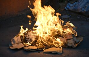 आपदा प्रबंधन मॉक ड्रिल : जागरूक रहें, सुरक्षित रहें अग्नि दुर्घटनाओं से निपटने गुरुनानक मार्केट में हुआ सफल मॉकड्रिल 5 मिनट में शुरू हुआ राहत कार्य