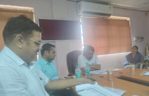 प्रमुख सचिव ने की जिले में संचालित पशुपालन विभाग की गतिविधियों की समीक्षा. पशुओं में नस्ल सुधार पर विशेष ध्यान देने के दिये निर्देश.