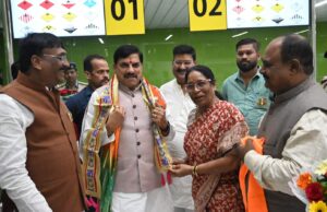 मुख्यमंत्री डॉ यादव का डुमना एयरपोर्ट पर हुआ आत्मीय स्वागत