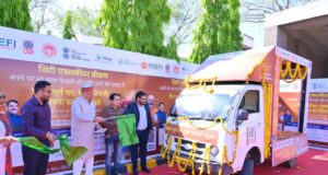 सोलर सूर्य रथ को महापौर ने दिखाई हरी झंडी सूर्य घर योजना के प्रचार हेतु शहर भर में घूमेगा रथ