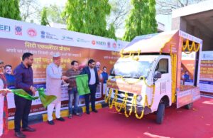 सोलर सूर्य रथ को महापौर ने दिखाई हरी झंडी सूर्य घर योजना के प्रचार हेतु शहर भर में घूमेगा रथ